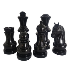 Cargar imagen en el visor de la galería, juego ajedrez decorativo negro. figuras de decoración figurillas

